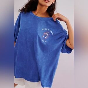Daydreamer The Rolling Stones One Size Blue Graphic Top. 💙⚡️